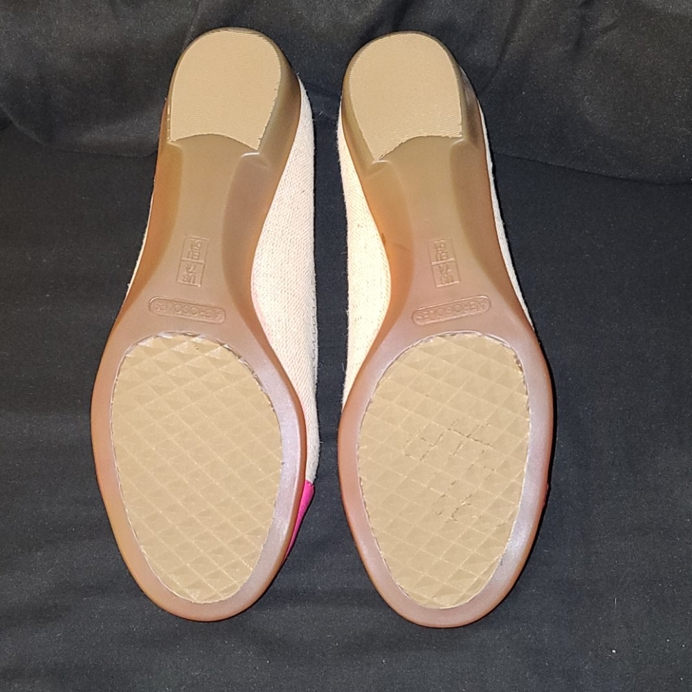 🎀 Pink & Beige Flats 🎀 - Picture 4 of 7